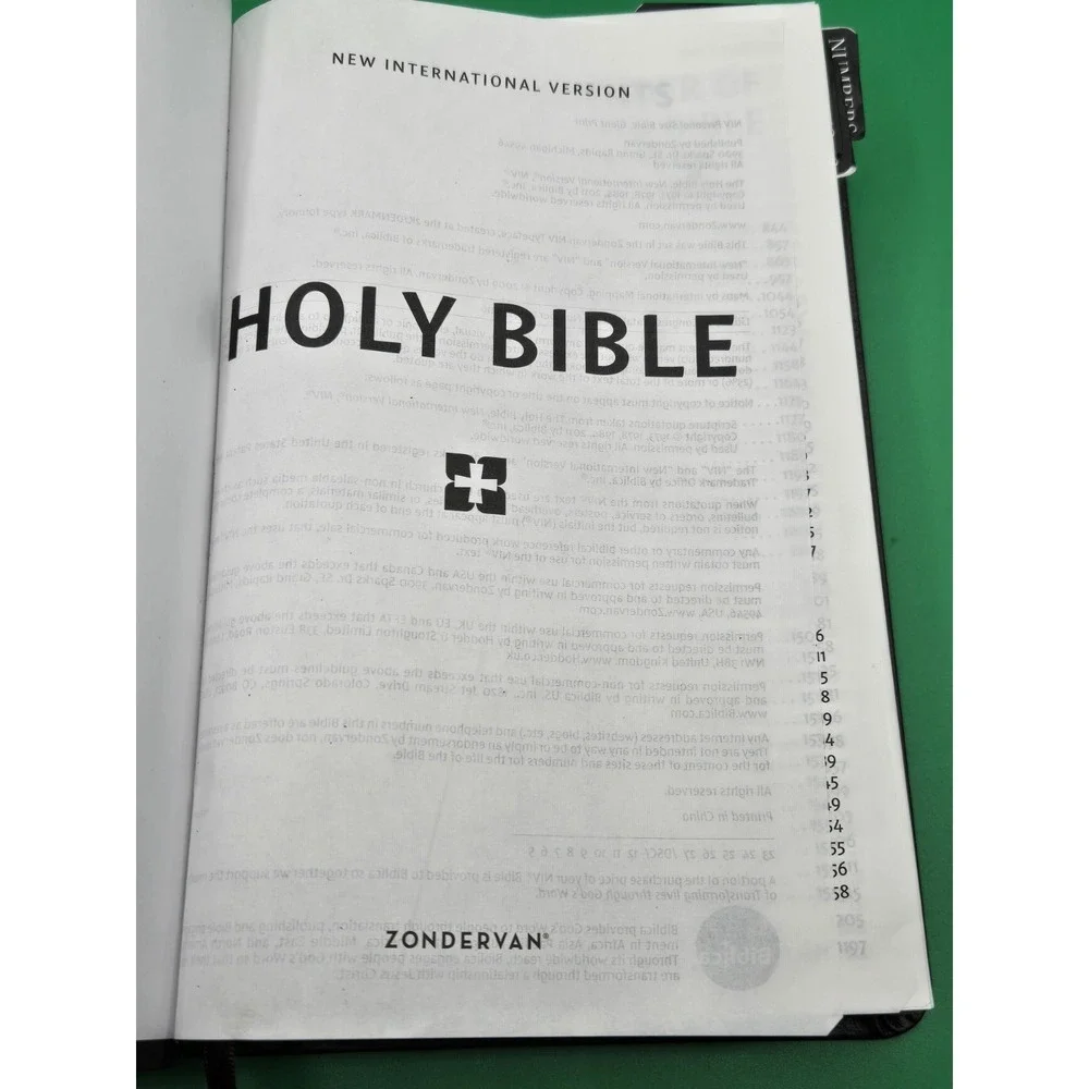 Holy Bible NIV Giant Print 2011 Zondervan‎ Brown Leathersoft Personal Size